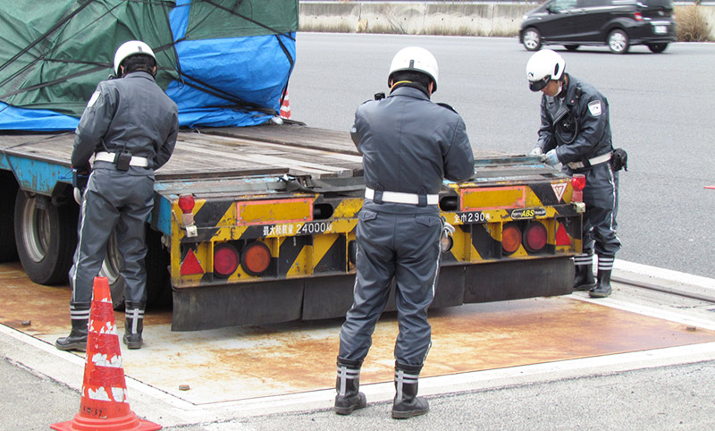 法令違反車両取締等業務